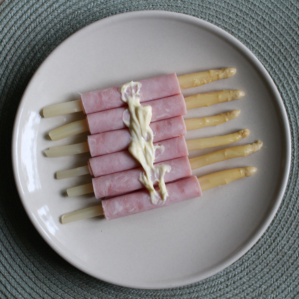  Asparagus with ham and mayo